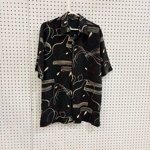 Beautiful Alan Stuart button shirt size Medium
23x31